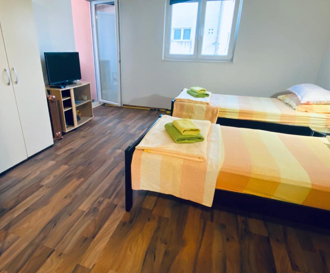 Apartments Mani Trogir Exterior photo