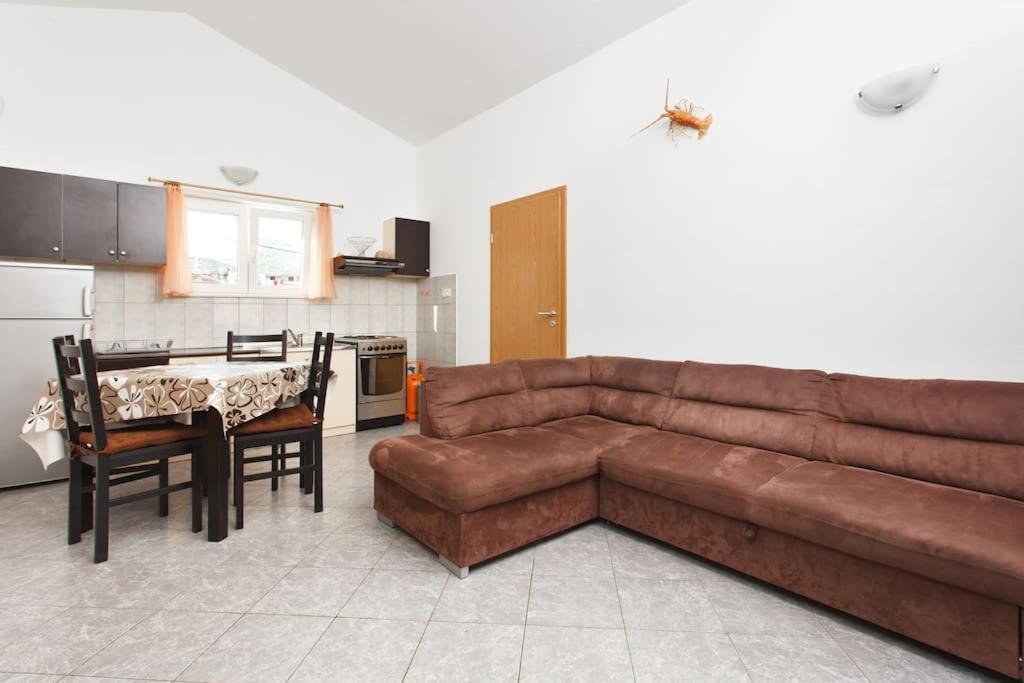 Apartments Mani Trogir Exterior photo