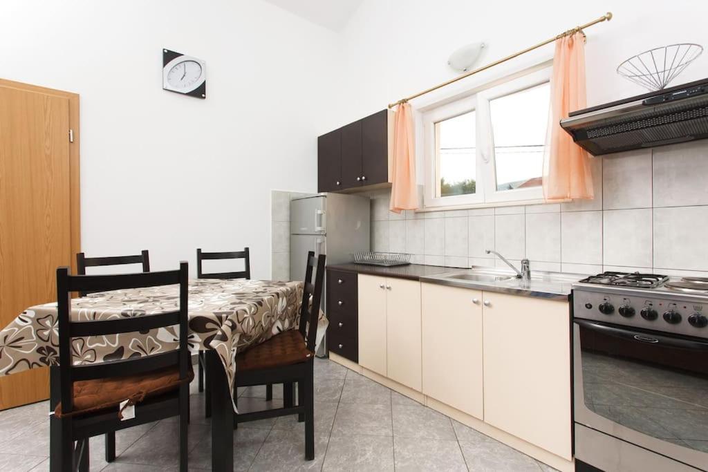 Apartments Mani Trogir Exterior photo