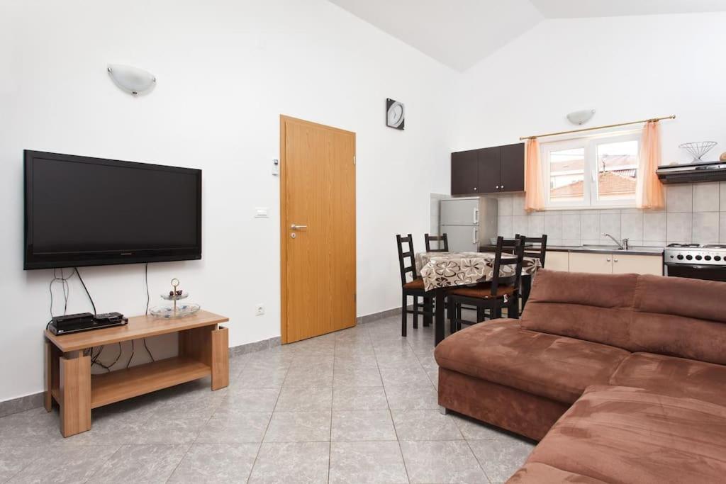Apartments Mani Trogir Exterior photo