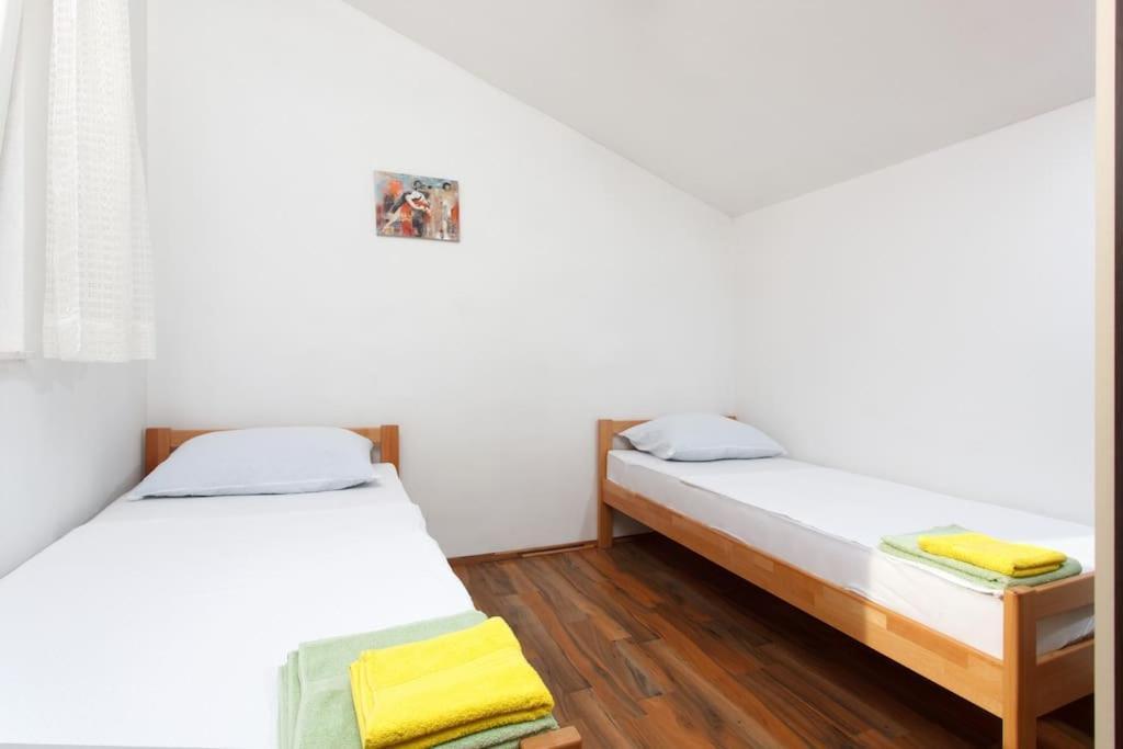Apartments Mani Trogir Exterior photo