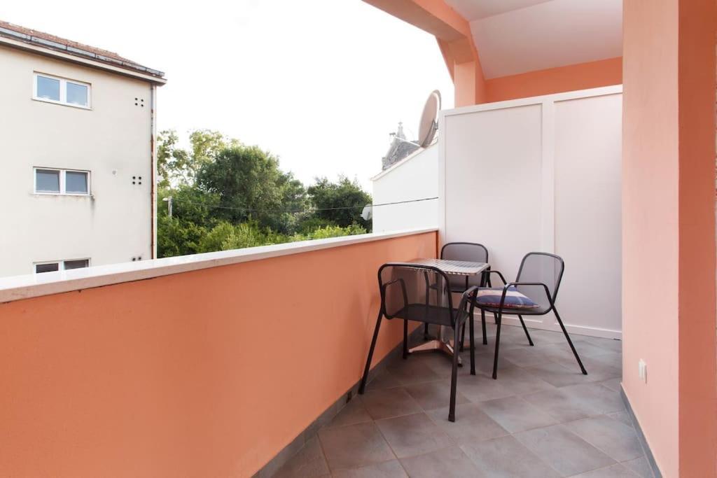 Apartments Mani Trogir Exterior photo