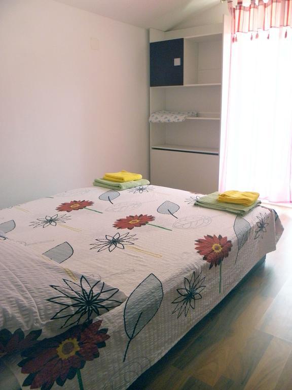 Apartments Mani Trogir Room photo
